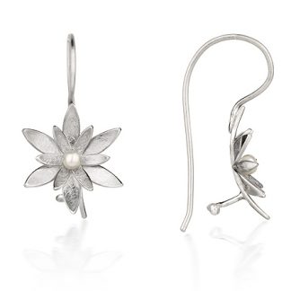 Water Lily - Dangling earrings with freshwater pearls